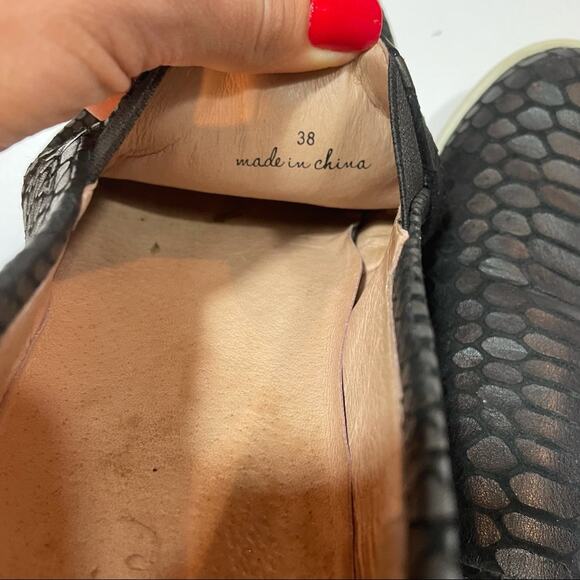 Joie Black snakeskin leather slip on loafers women’s shoes 38 - Picture 2 of 9